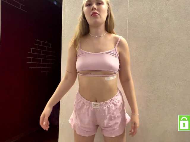 FeechkaKiss live cam on BongaCams