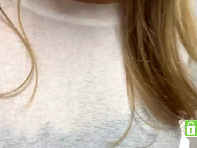 FeechkaKiss live cam on BongaCams
