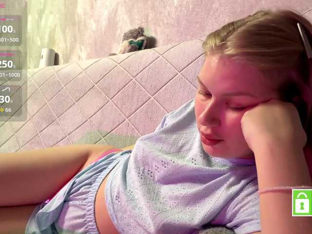 FeechkaKiss live cam on BongaCams