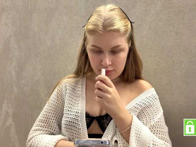 FeechkaKiss live cam on BongaCams