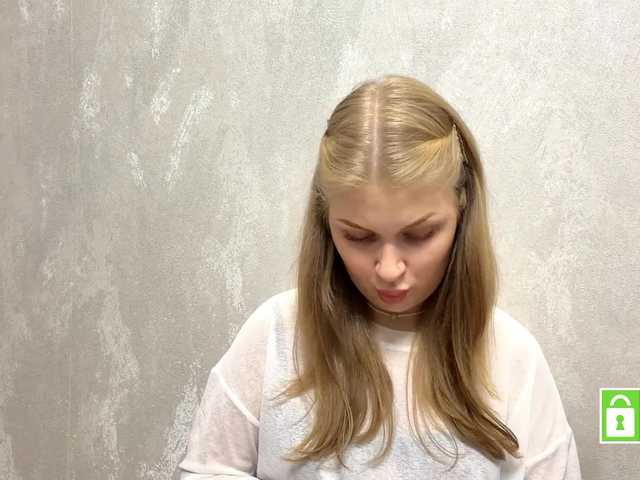 FeechkaKiss live cam on BongaCams