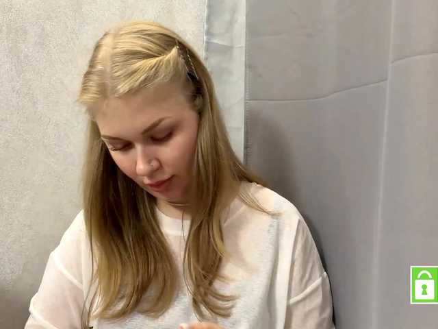 FeechkaKiss live cam on BongaCams