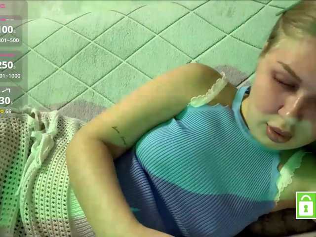 FeechkaKiss live cam on BongaCams