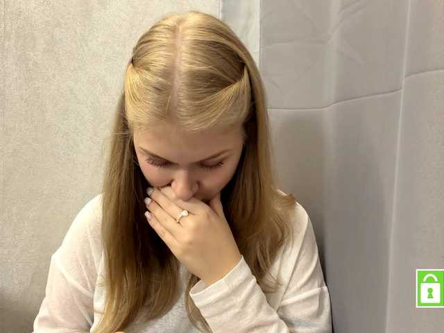 FeechkaKiss live cam on BongaCams