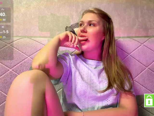 FeechkaKiss live cam on BongaCams