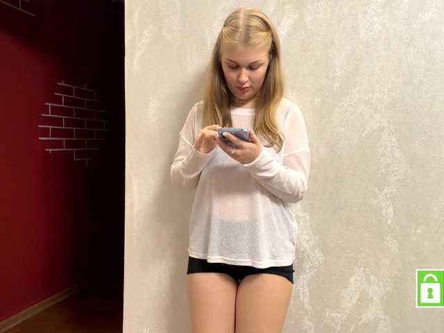 FeechkaKiss live cam on BongaCams