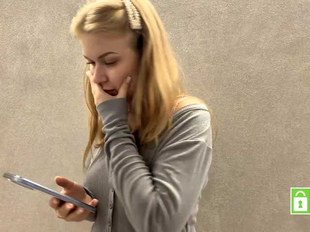 FeechkaKiss live cam on BongaCams