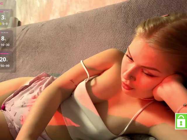 FeechkaKiss live cam on BongaCams