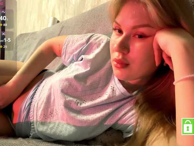 FeechkaKiss live cam on BongaCams