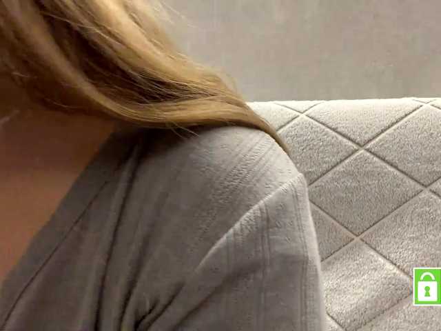 FeechkaKiss live cam on BongaCams