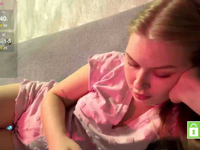 FeechkaKiss live cam on BongaCams