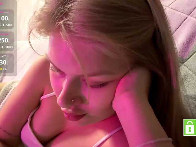 FeechkaKiss live cam on BongaCams