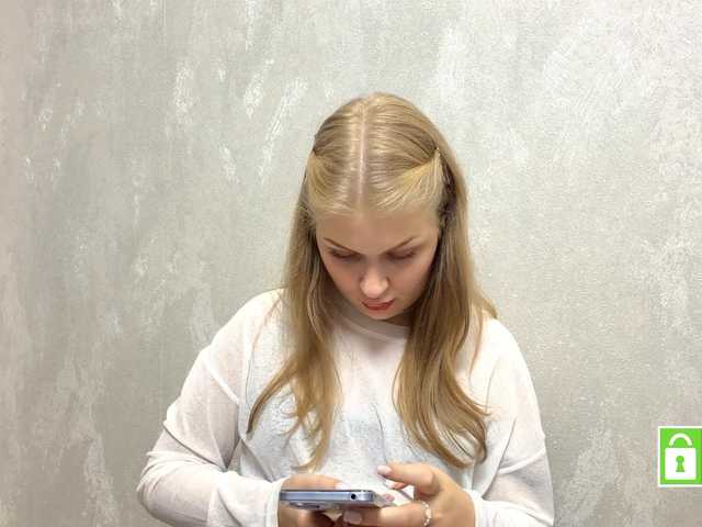 FeechkaKiss live cam on BongaCams