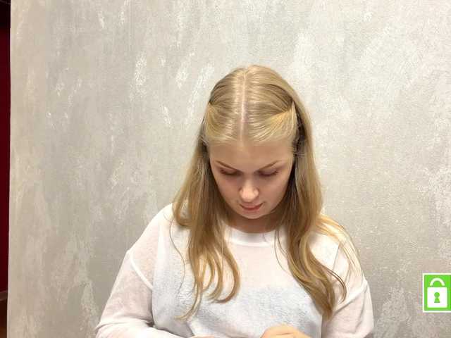 FeechkaKiss live cam on BongaCams