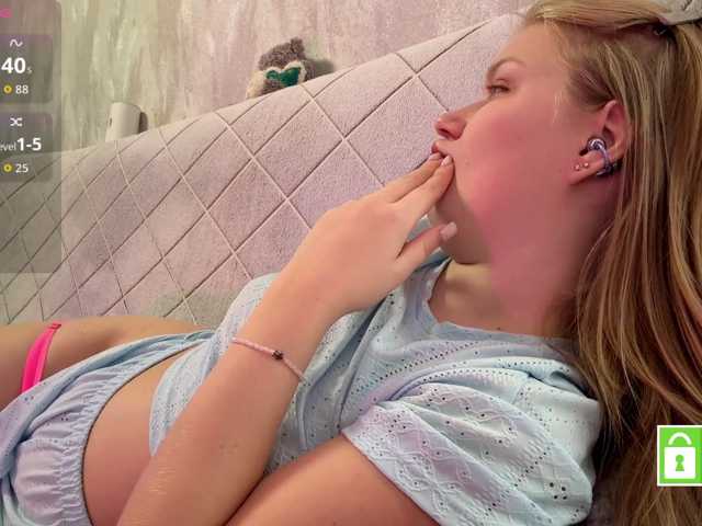 FeechkaKiss live cam on BongaCams