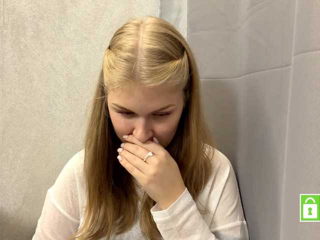 FeechkaKiss live cam on BongaCams