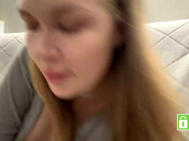 FeechkaKiss live cam on BongaCams