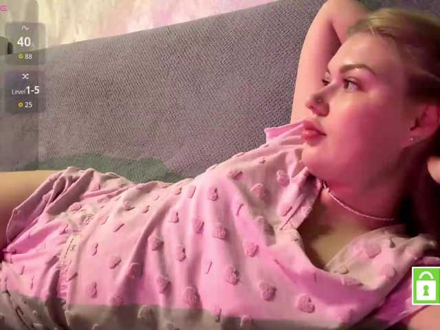 FeechkaKiss live cam on BongaCams