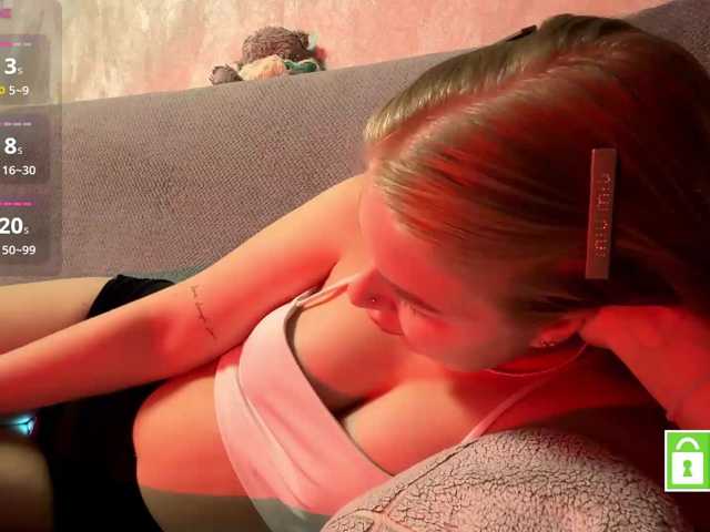 FeechkaKiss live cam on BongaCams