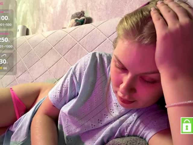FeechkaKiss live cam on BongaCams