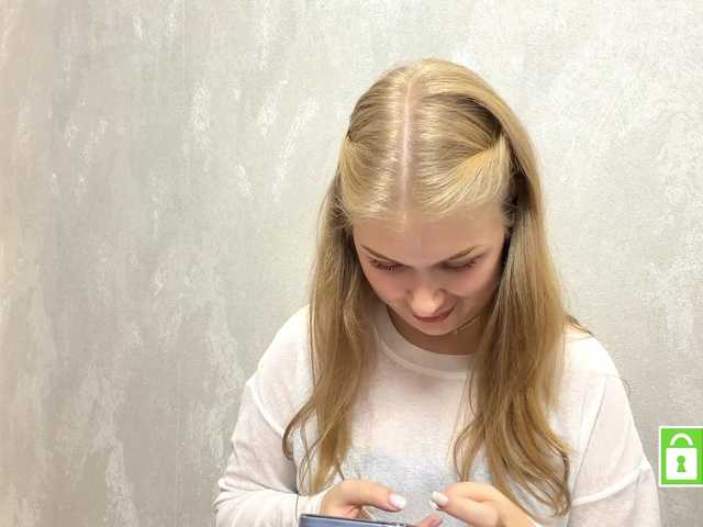 FeechkaKiss live cam on BongaCams
