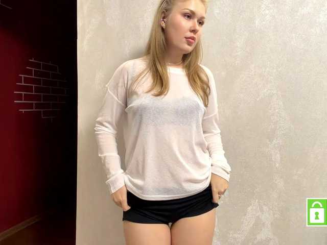 FeechkaKiss live cam on BongaCams