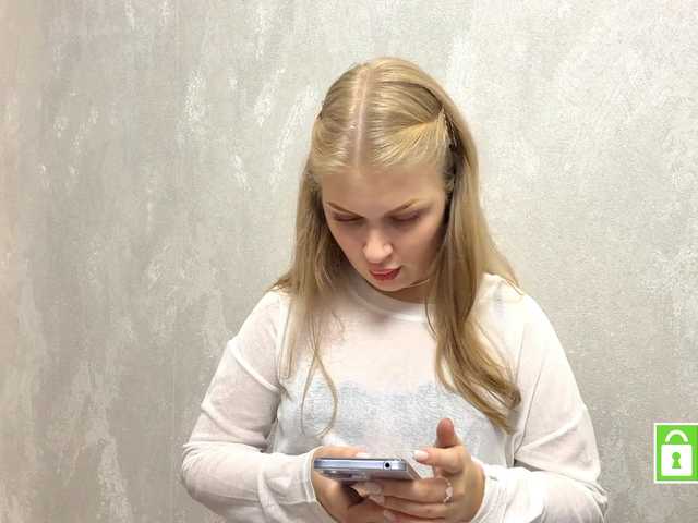 FeechkaKiss live cam on BongaCams