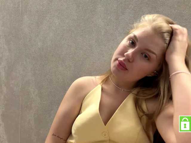 FeechkaKiss live cam preview