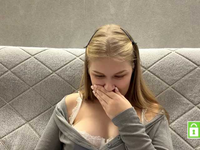 FeechkaKiss live cam on BongaCams