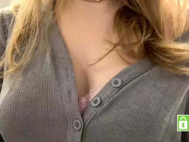 FeechkaKiss live cam preview