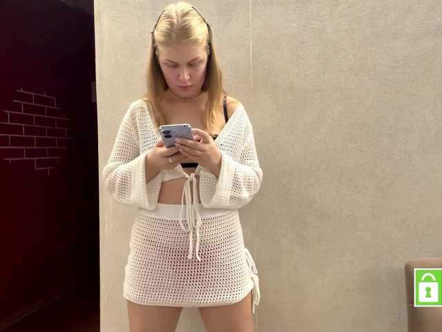FeechkaKiss live cam on BongaCams