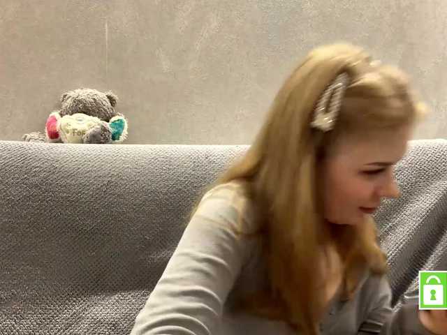FeechkaKiss live cam on BongaCams