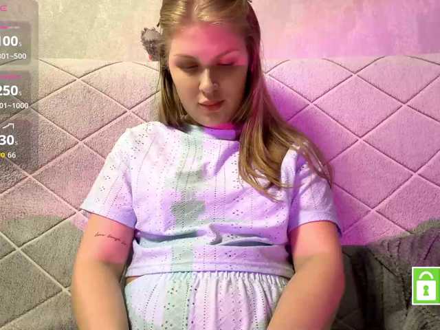 FeechkaKiss live cam on BongaCams