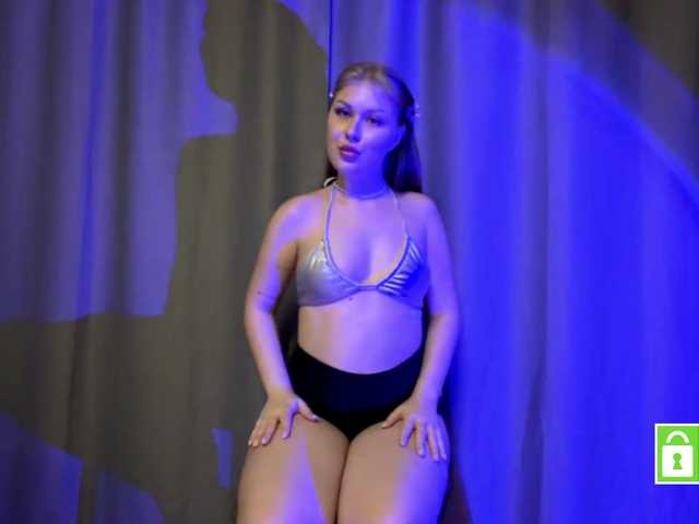 FeechkaKiss live cam on BongaCams