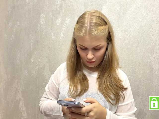 FeechkaKiss live cam on BongaCams