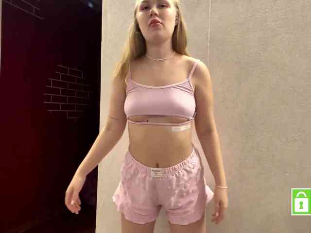 FeechkaKiss webcam