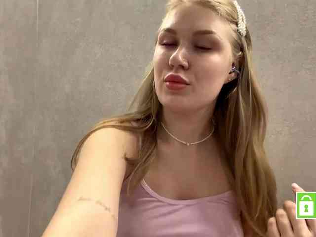 FeechkaKiss webcam