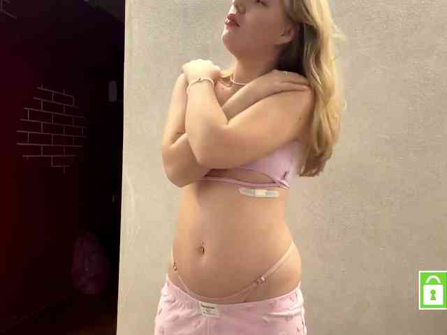 FeechkaKiss webcam