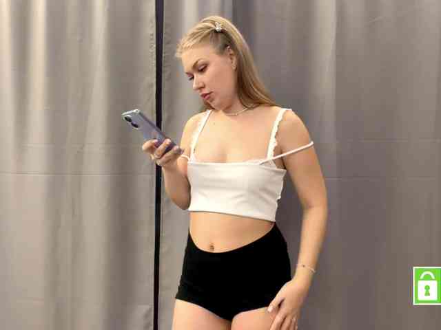 FeechkaKiss webcam