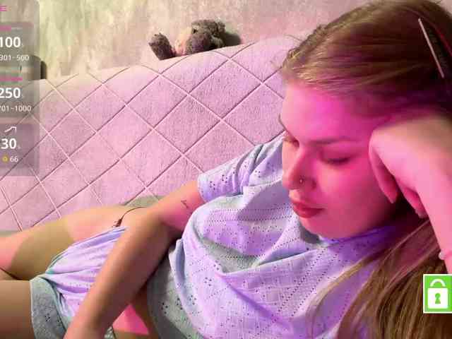 FeechkaKiss webcam