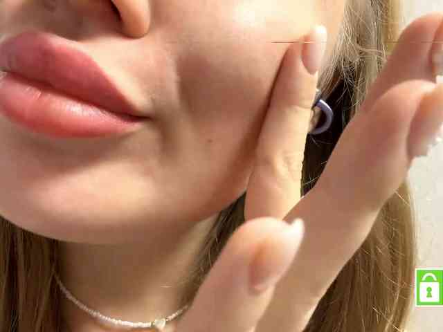 FeechkaKiss webcam