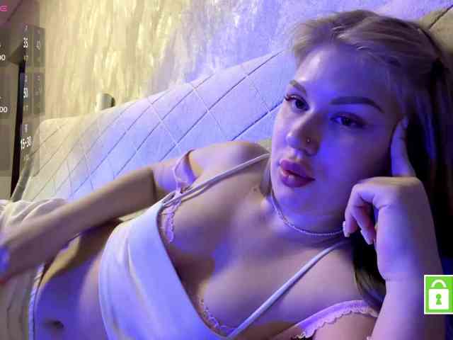FeechkaKiss webcam