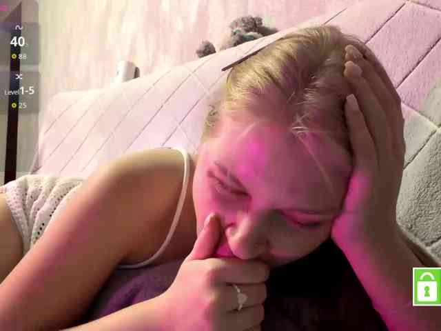 FeechkaKiss webcam