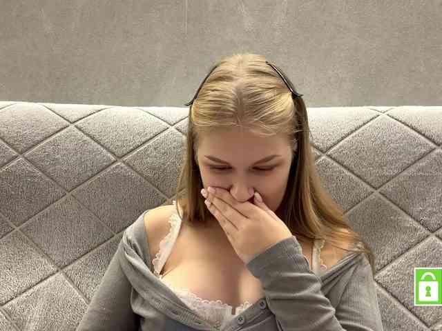 FeechkaKiss webcam