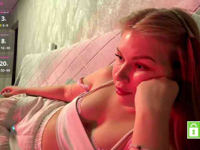 FeechkaKiss webcam
