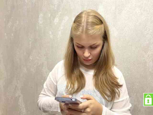 Feechkakiss's cam show statistics and live stream