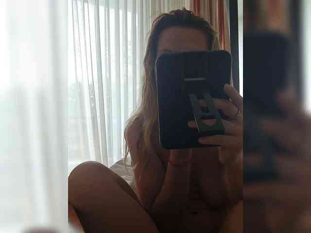 Juliannalive1997 webcam