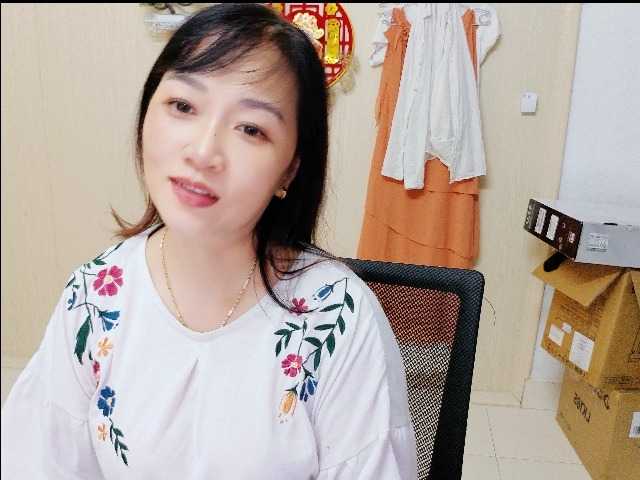 le modèle Merio69 est en webcam porno dans un show sur le site bongacams, il possède les tags suivants: Asian,Brunette,Trimmed