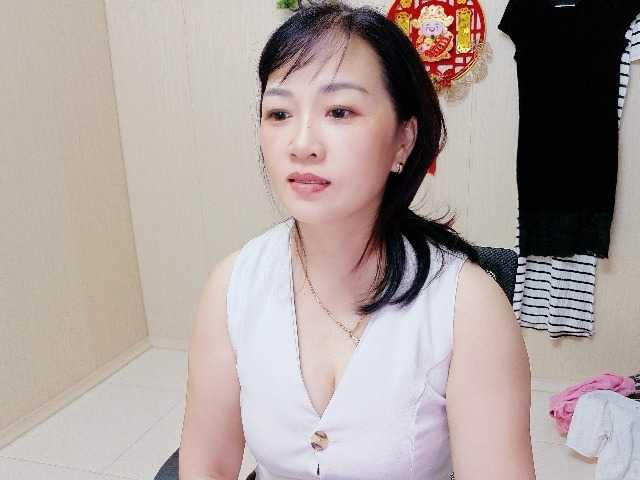 Merio69 live cam on BongaCams