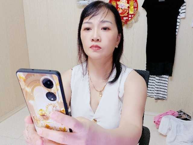Merio69 live cam on BongaCams